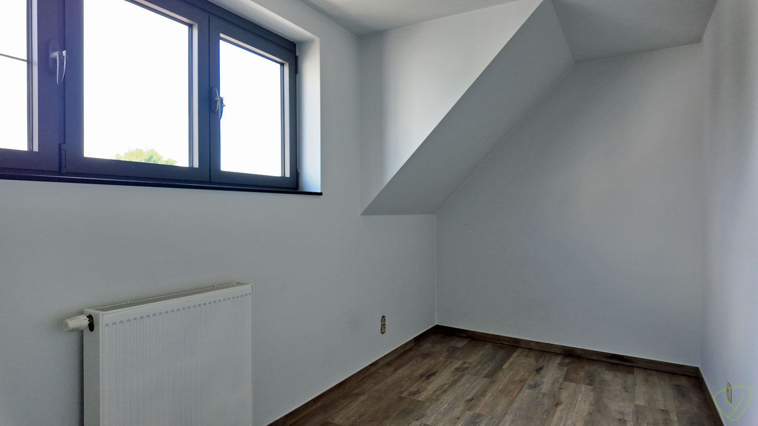 Instapklaar duplex-appartement met terras in het hart van Waarschoot! foto 13