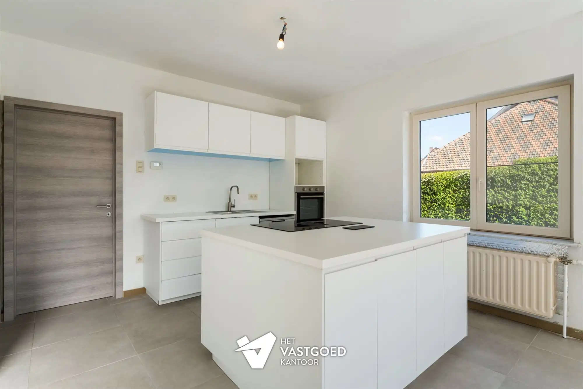 RECENT GERENOVEERDE RUIME WONING (220M²) MET 5 SLAAPKAMERS EN TUIN MET TUINKAMER TE BERINGEN foto 4