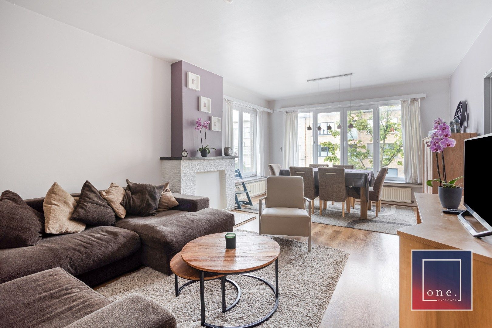 Instapklaar 2 slaapkamer appartement met terras.  foto {{pictureIndex}}