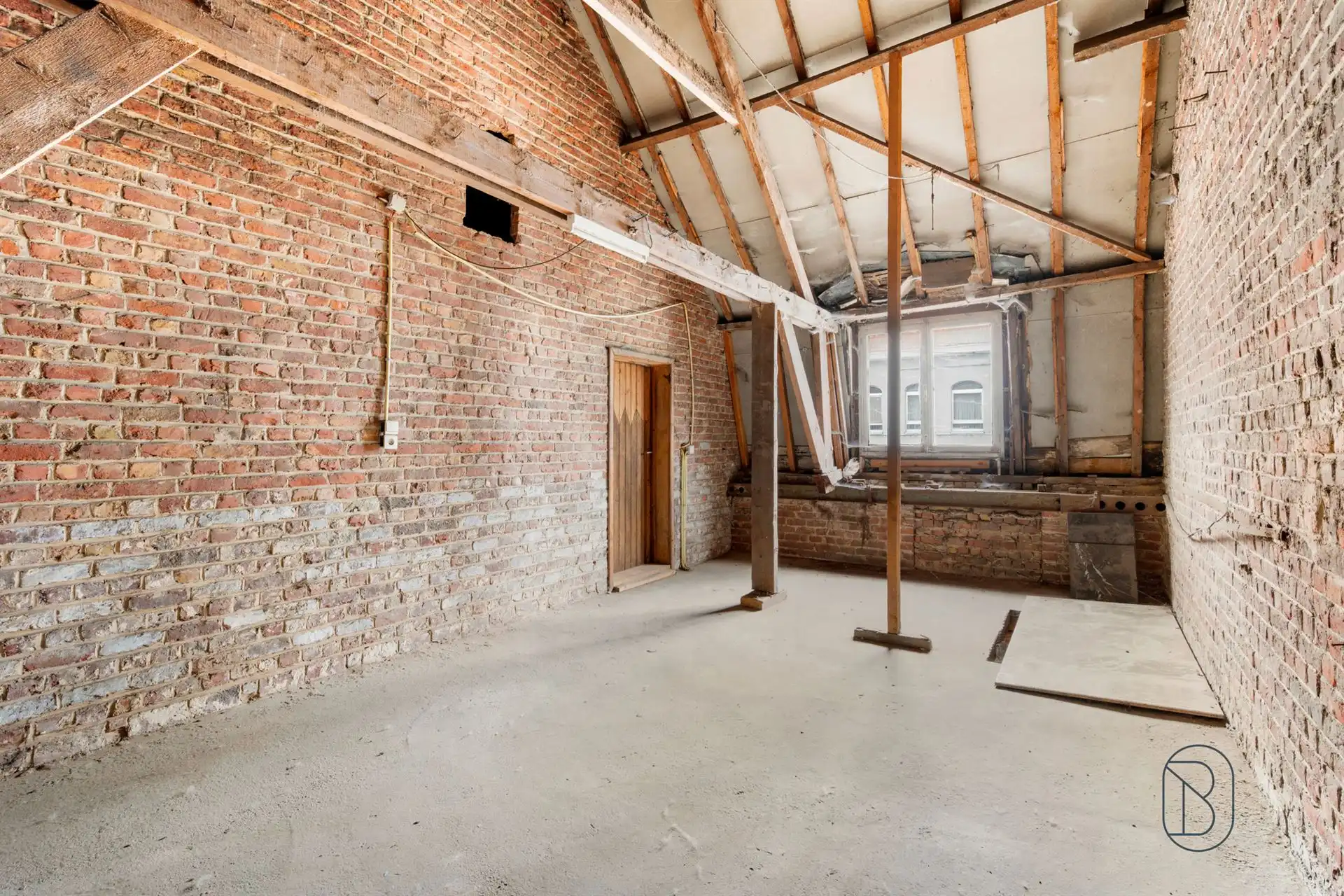 Te renoveren / af te breken woning met POTENTIEEL en uitweg foto 16
