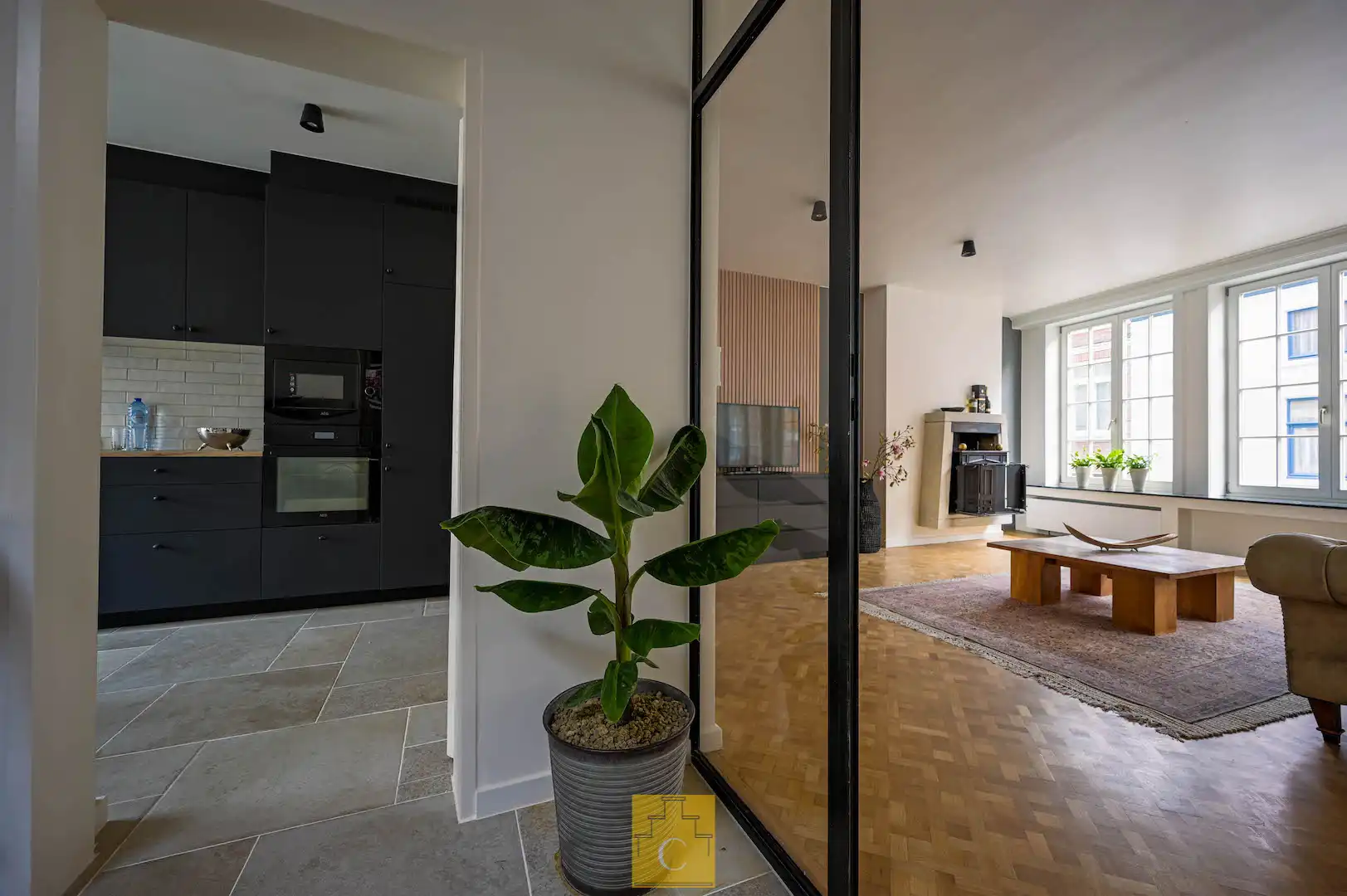 perfect gelegen pas gerenoveerde stadswoning - 340 m2 vloeroppervlakte - met garage, tuin en extra terras op het verdiep foto 19