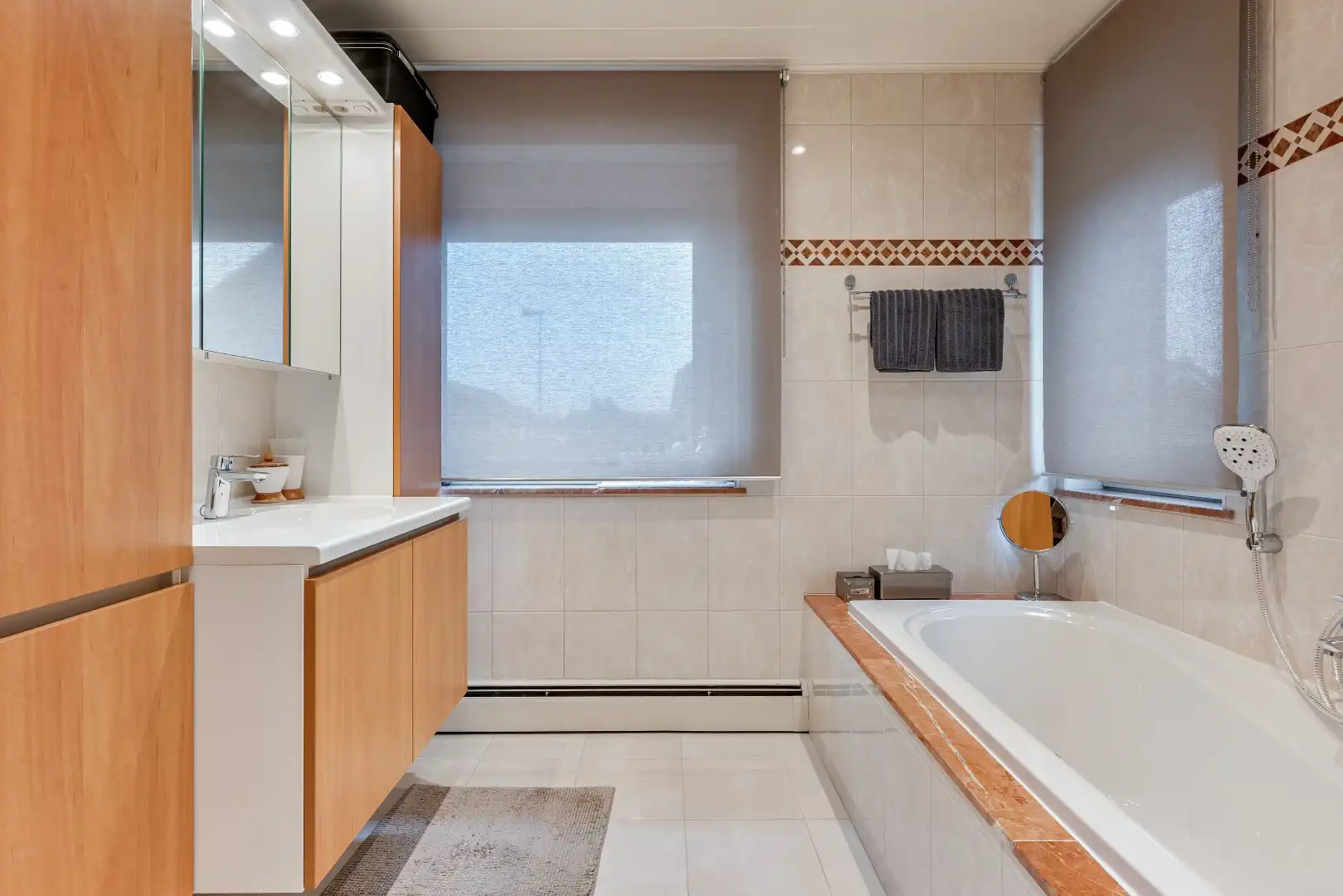 Luxueus vernieuwde 3-gevel woning op toplocatie. foto 18