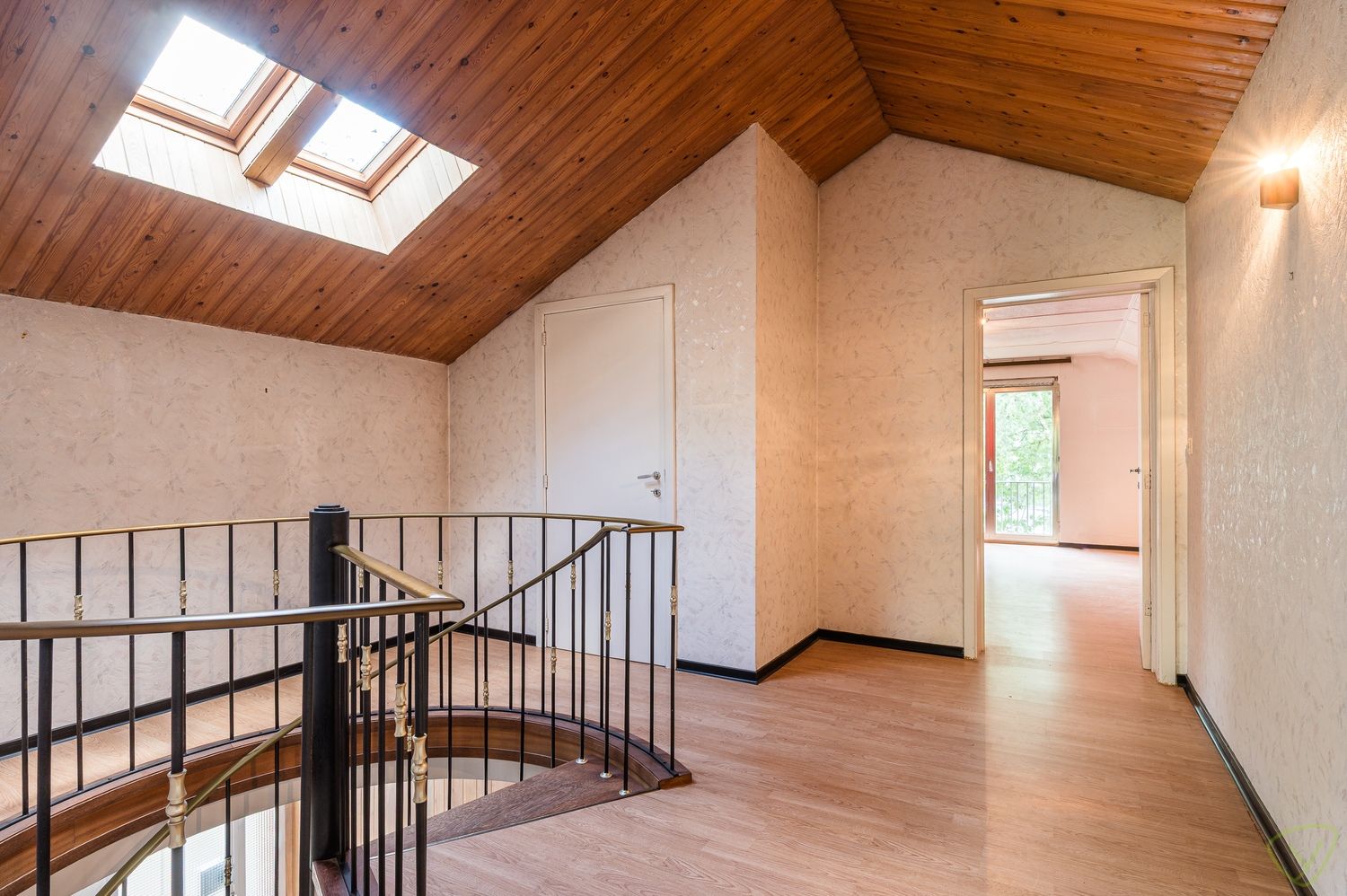 Karaktervolle woning met  riante tuin in Eeklo foto 24