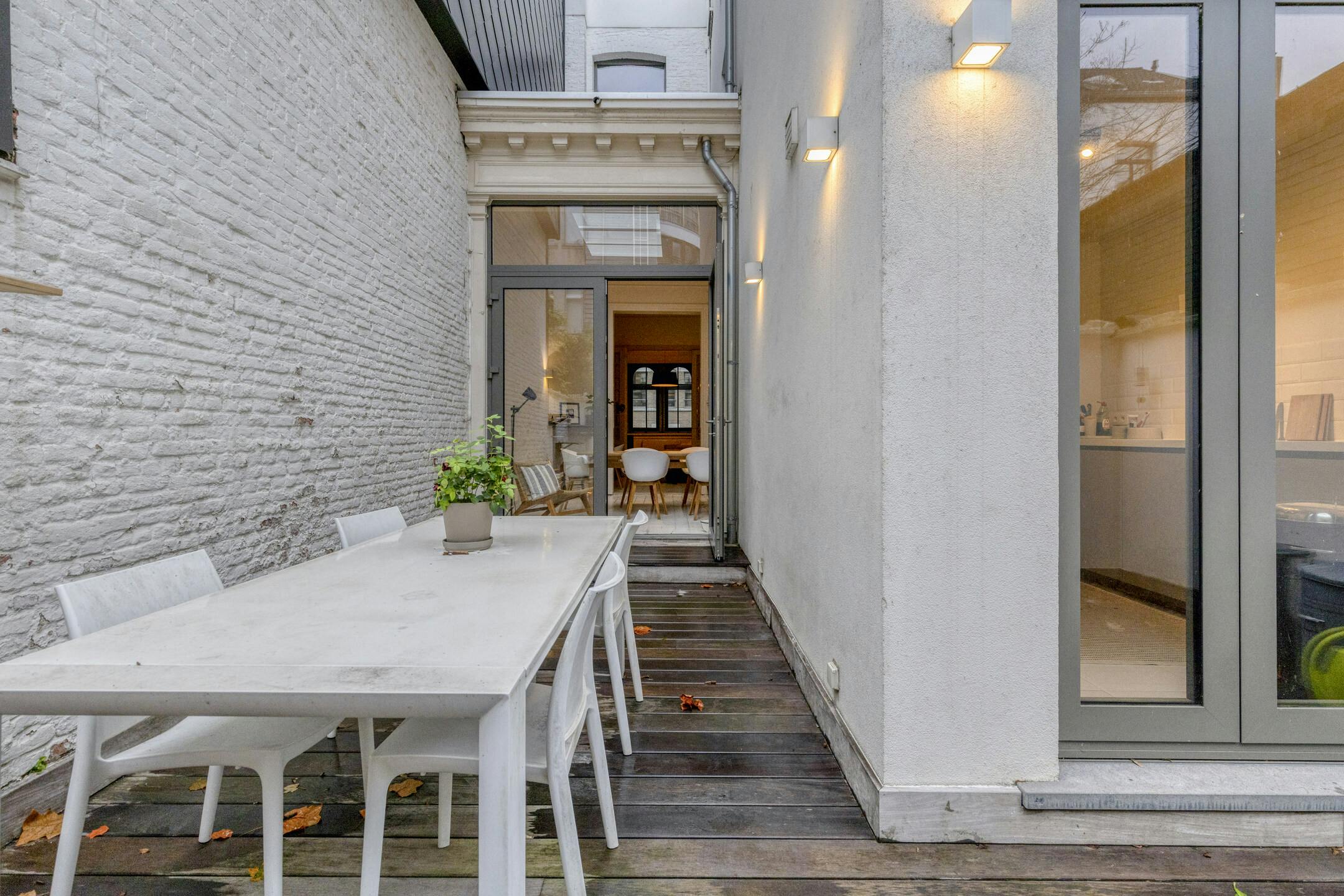 Ruim herenhuis te koop in Antwerpen foto 10