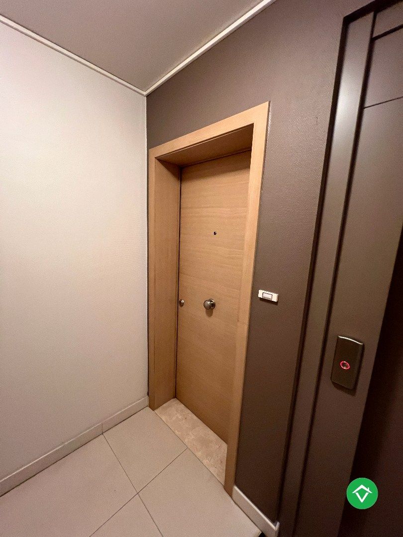 Appartement met 2 slaapkamers en ruim terras te Oostende foto 3