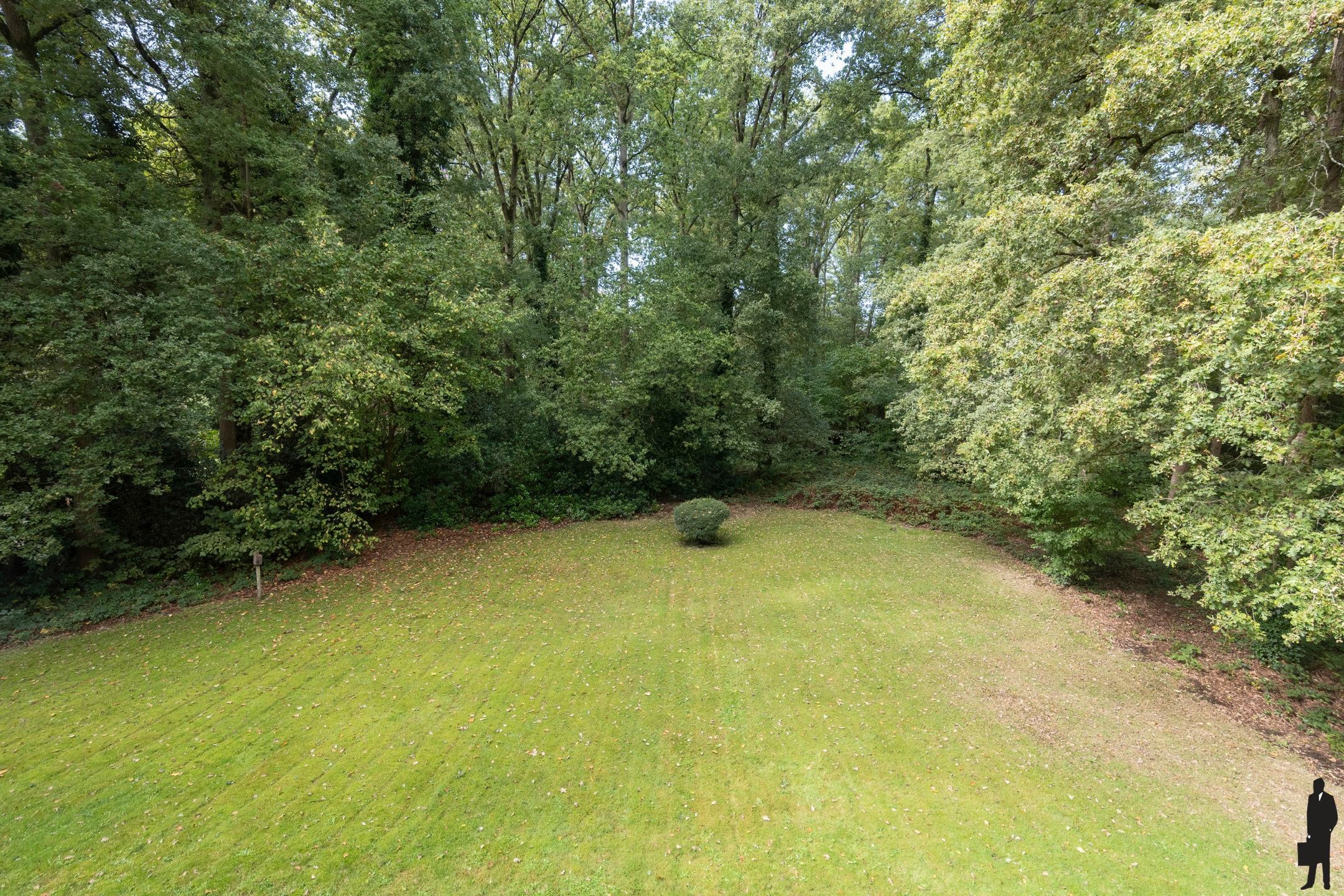 Rietgedekte villa op ca. 3.350 m² met optimale privacy foto 36