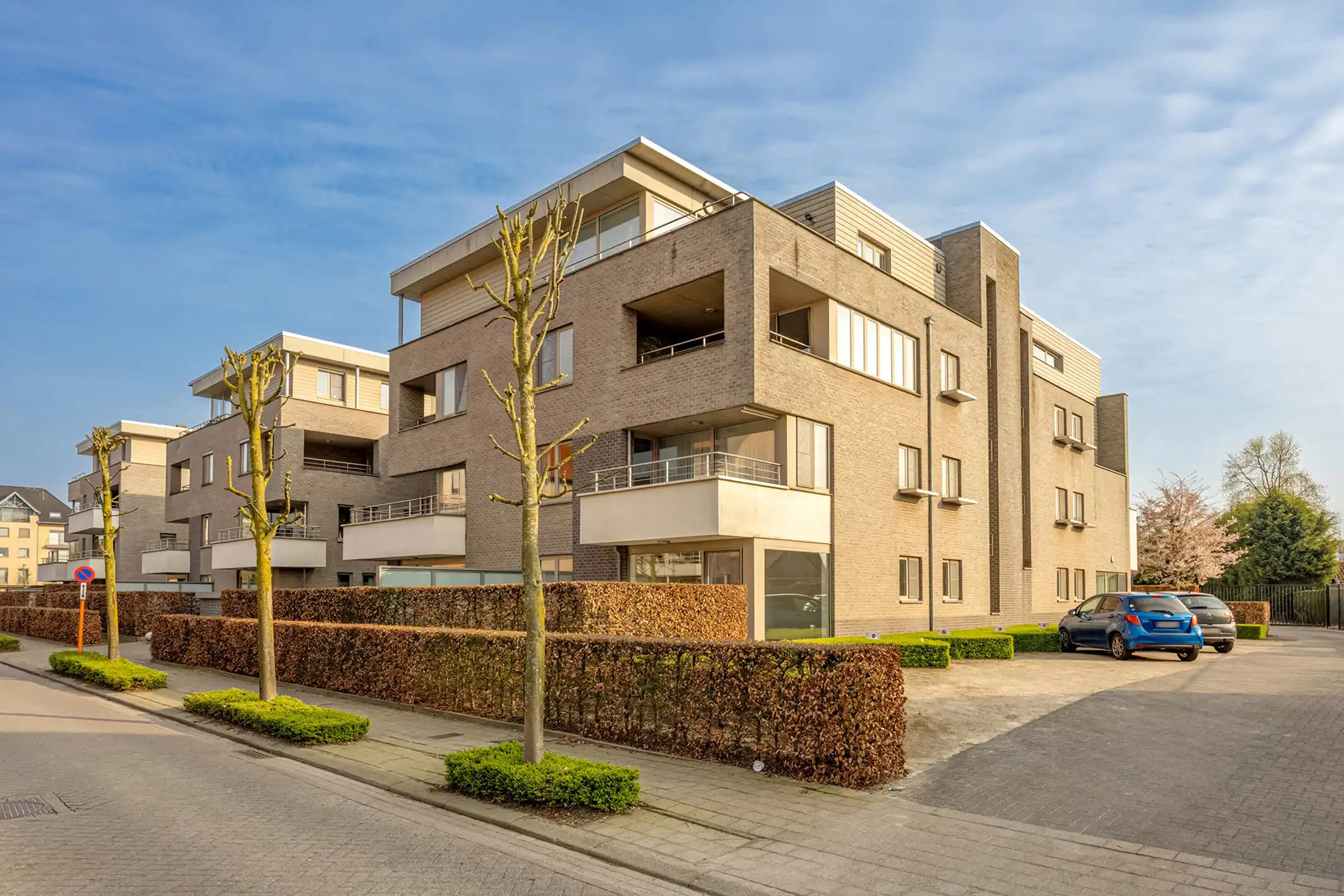 Glv 2-slaapkamer app met ruim terras en autostaanplaats. foto {{pictureIndex}}