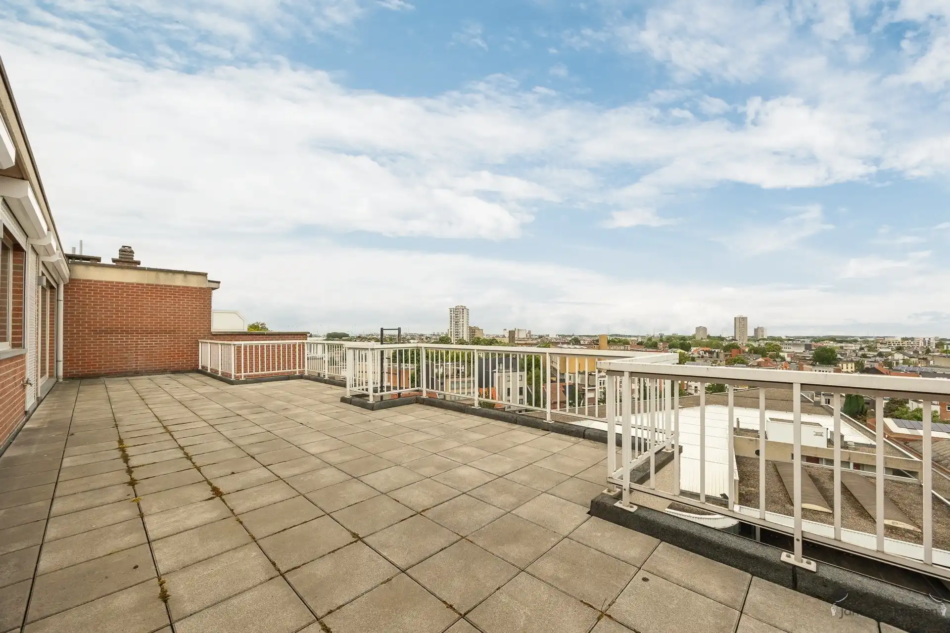Lichtrijk penthouse met ruime terrassen en panoramisch uitzicht! foto 3