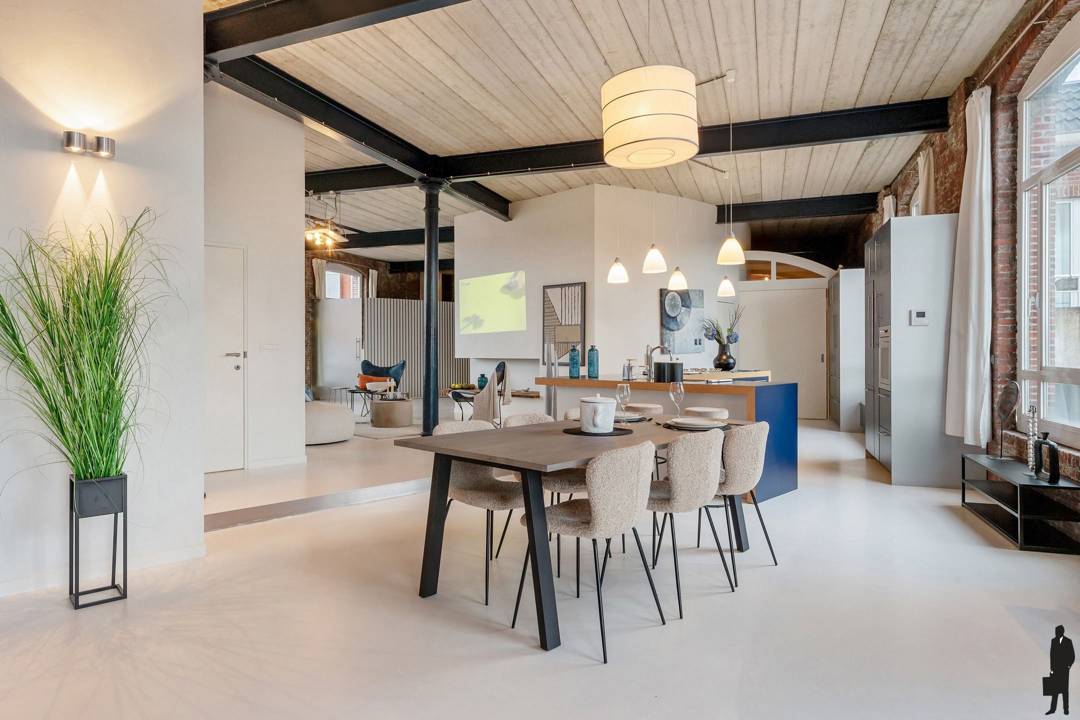 Luxueuze, ruime (317m²) en energiezuinige (EPC A) loft te Mechelen met 4 slk en 3 badk. foto {{pictureIndex}}
