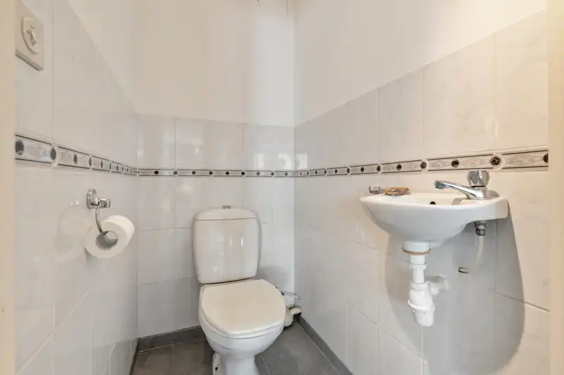 Zeer goed gelegen appartement met 2 slaapkamers foto 14