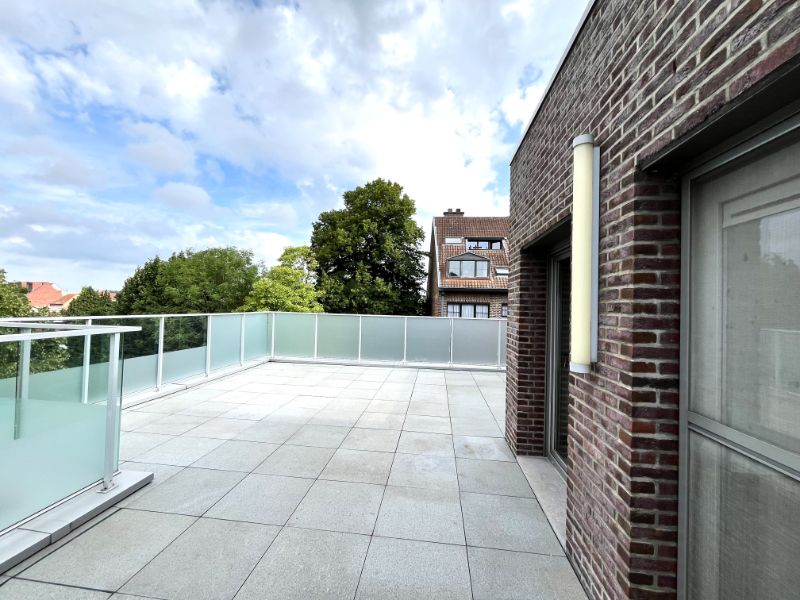 Luxe appartement met 3 slaapkamers en 2 terrassen foto 12