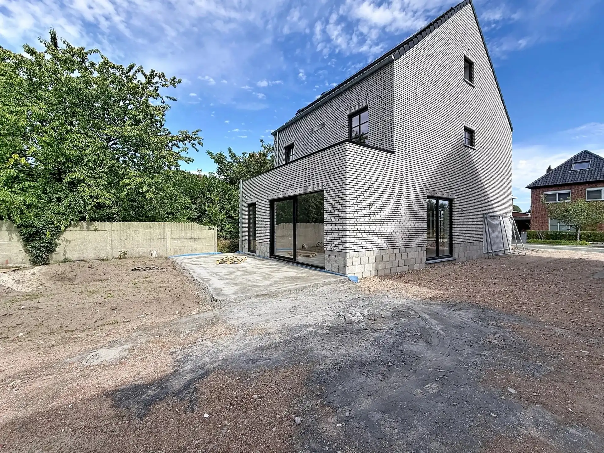 Moderne halfopen nieuwbouwwoning op een topligging nabij het centrum van Lommel. foto 34