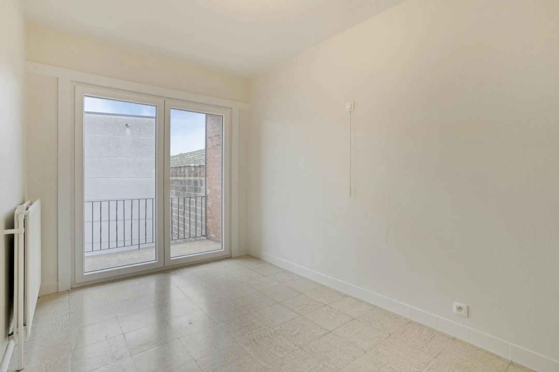 Bel-étage huis te koop met ruime garage en zicht op de vaart foto 15