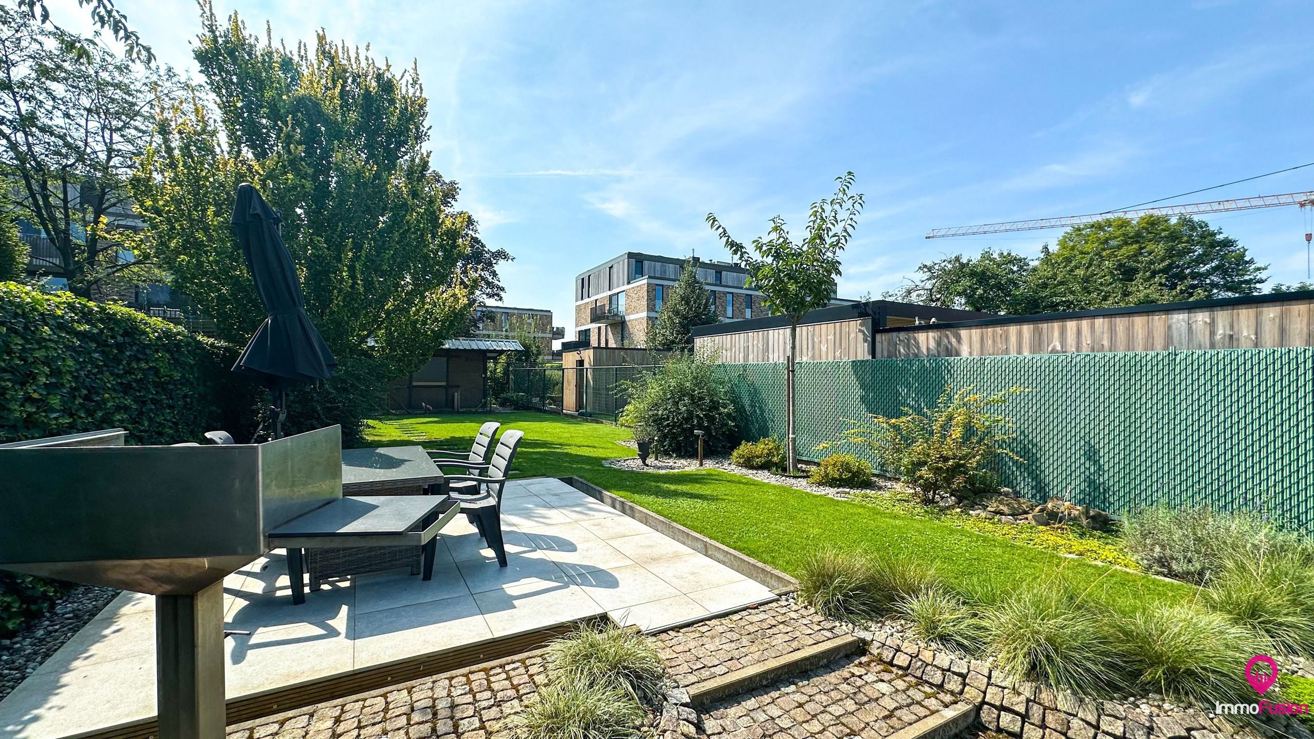 Wonen, werken & zorgen: woning met 2 vergunde nr's Zonhoven! foto {{pictureIndex}}