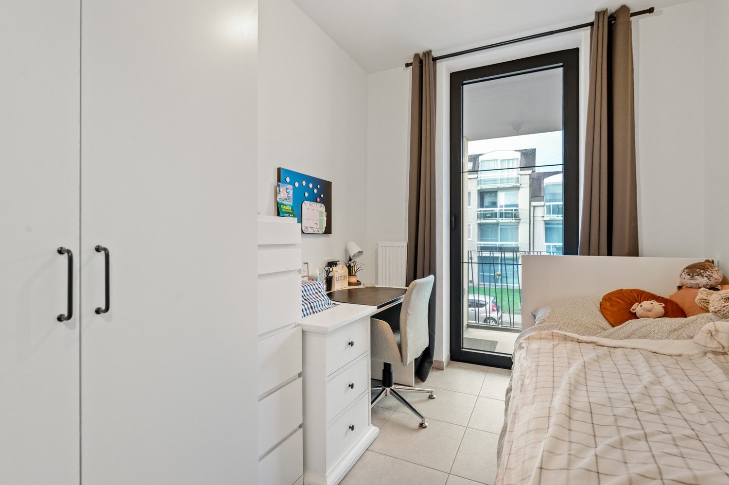 Modern appartement met 2 slaapkamers, groot terras & autostaanplaats in Lier! foto 12
