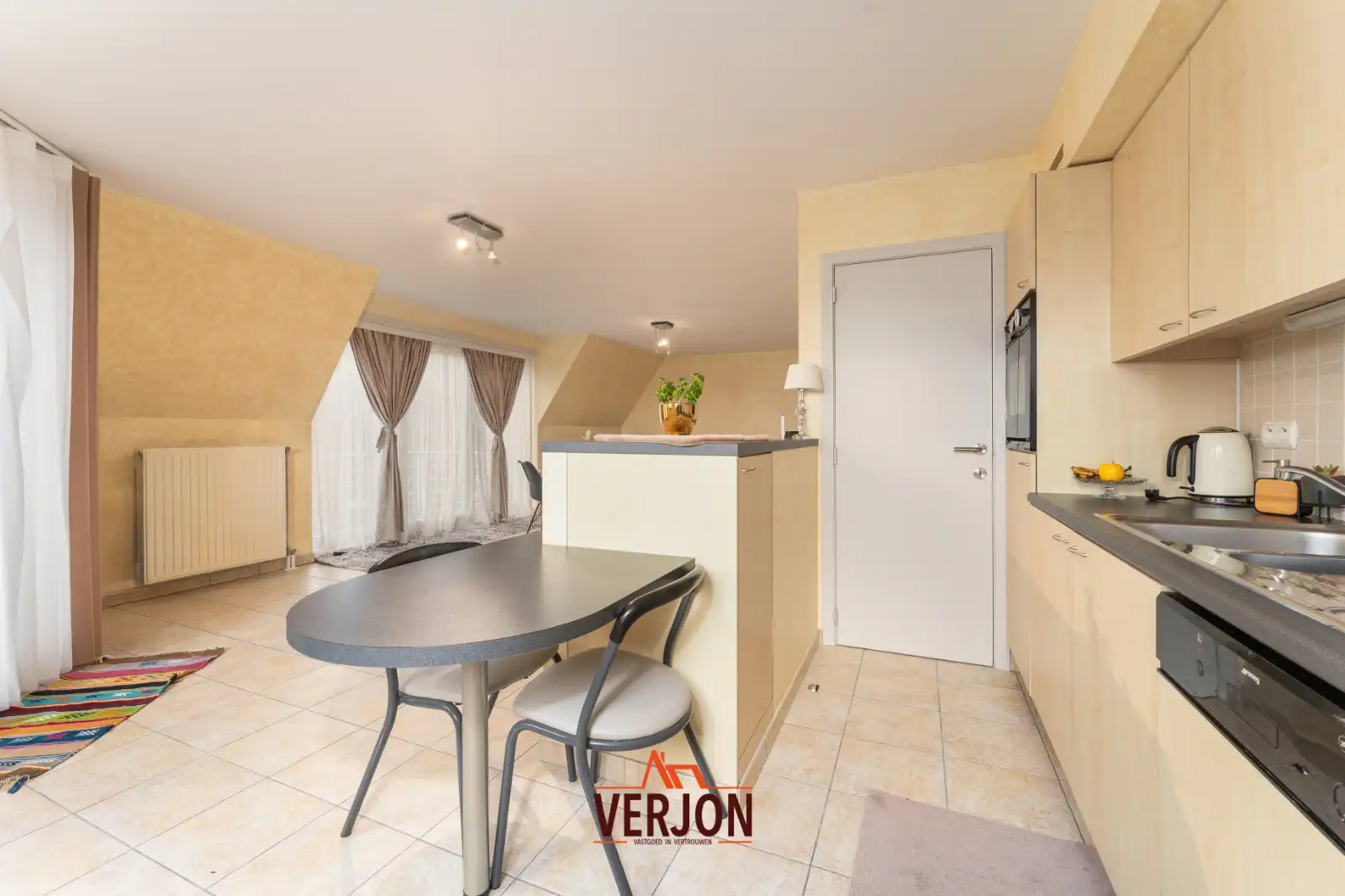 Ruim en gezellig appartement in het centrum van Ardooie! foto 9