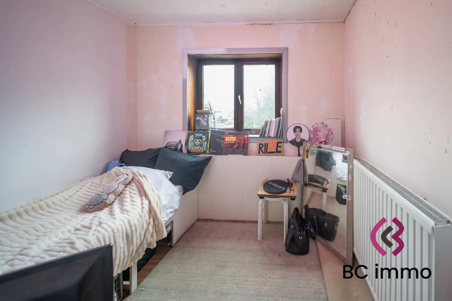 Grote woning met studio, tuin en extra kamers foto 26