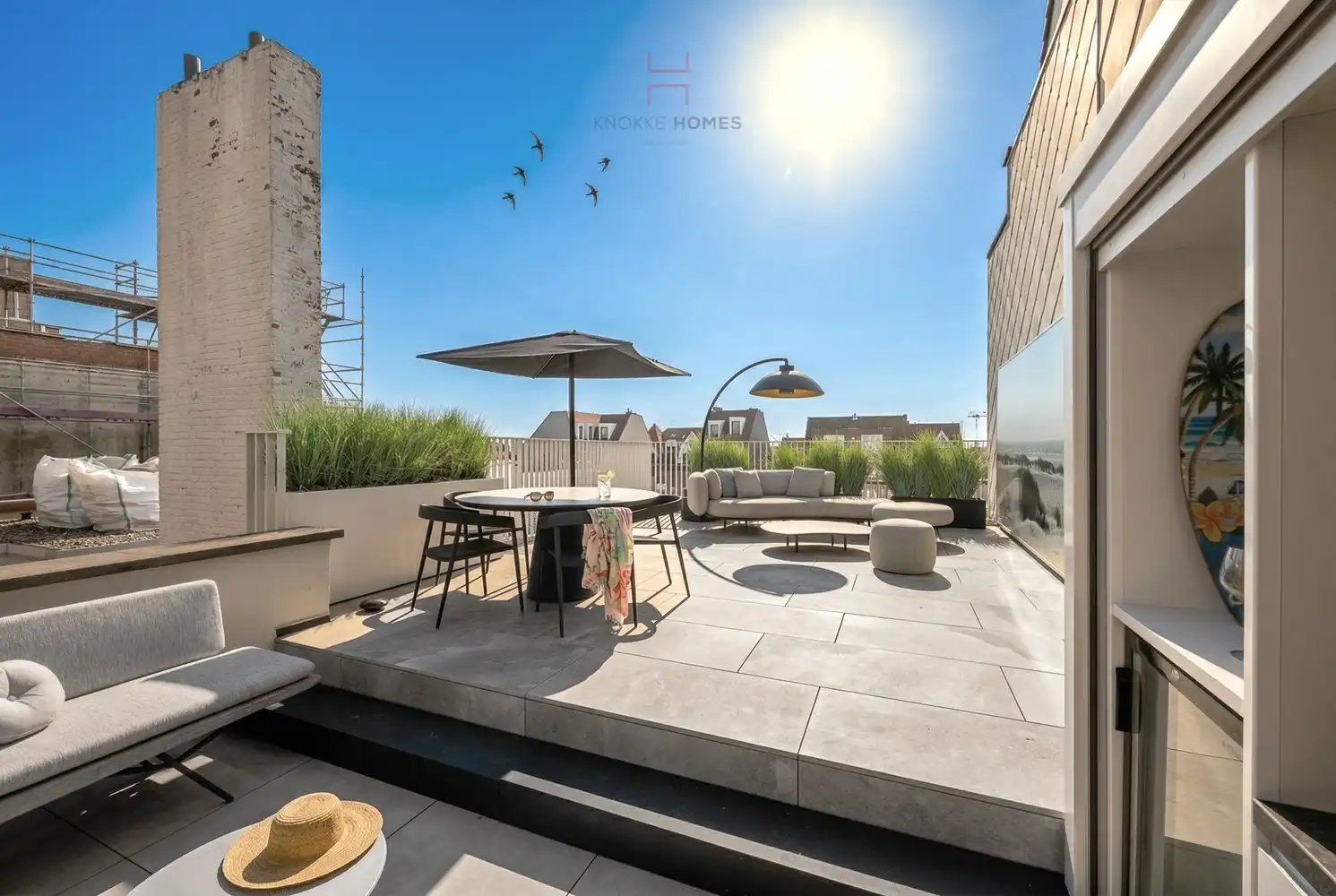 Mooie duplex-mezzanine met frontaal zeezicht en zuidgericht terras. foto 5