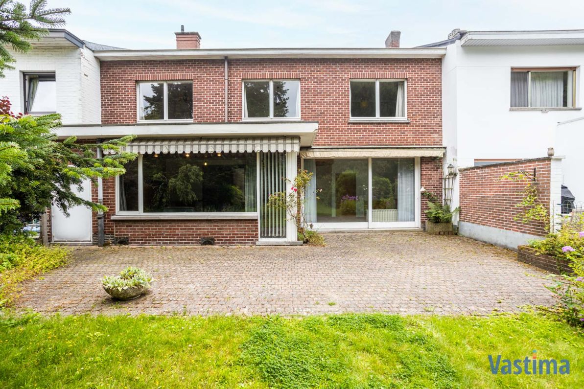 Statige burgerwoning met 5 slaapkamers, garage en tuin foto 33