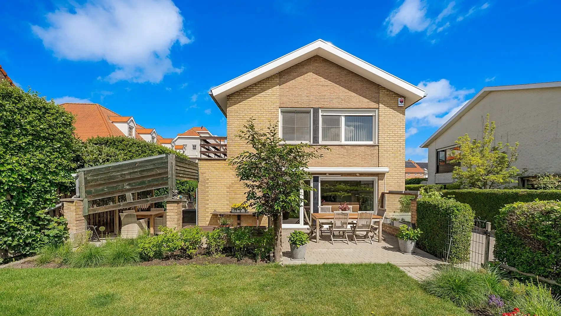 Vrijstaande woning rustig gelegen te Knokke-Heist foto {{pictureIndex}}