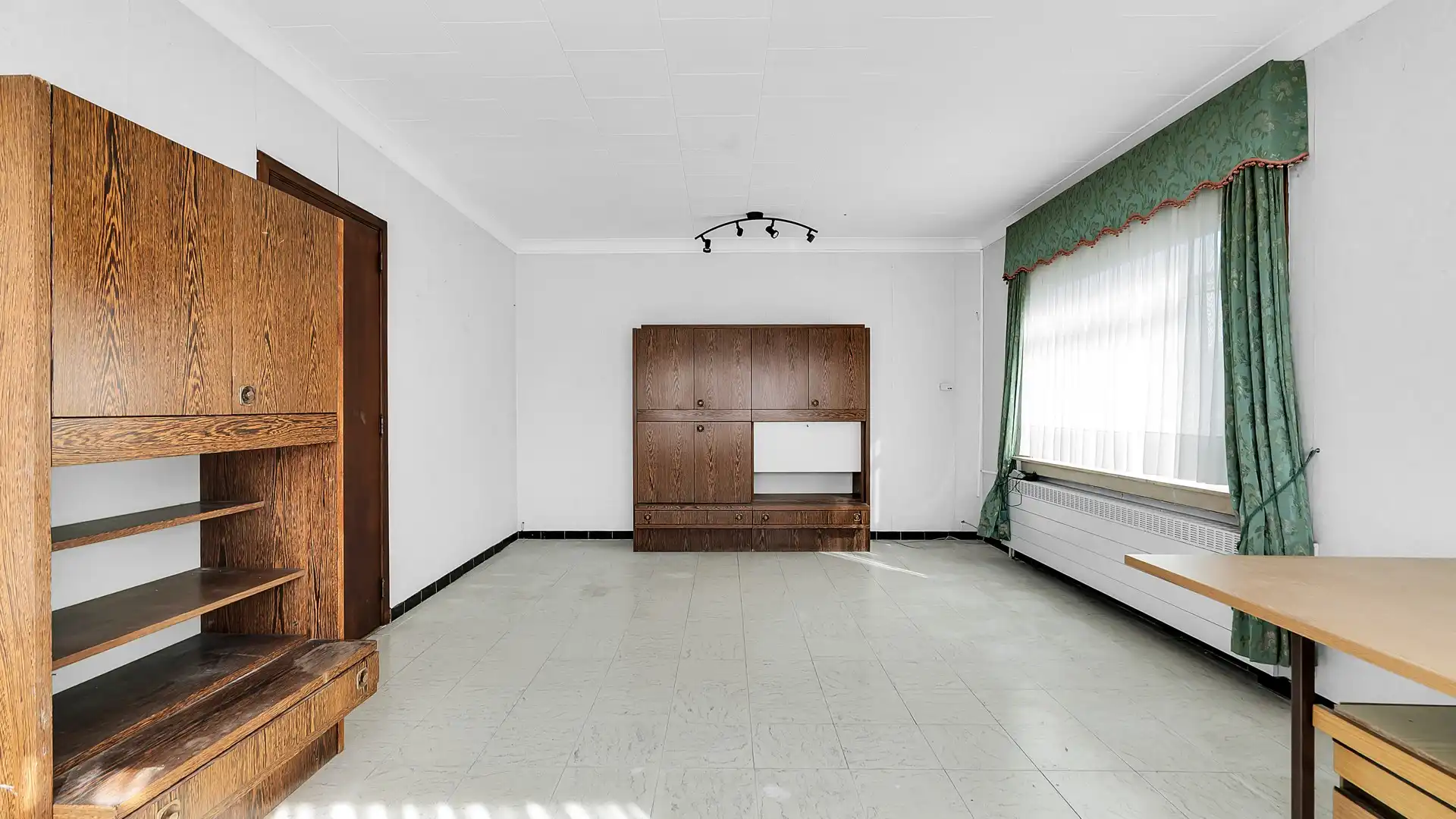 Rustig gelegen te renoveren bungalow met 4 slaapkamers vlakbij Hasselt Centrum foto 5