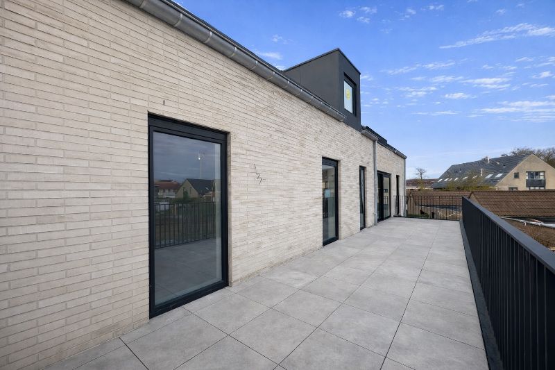 Appartement op eerste verdiep met groot leefterras. foto 5