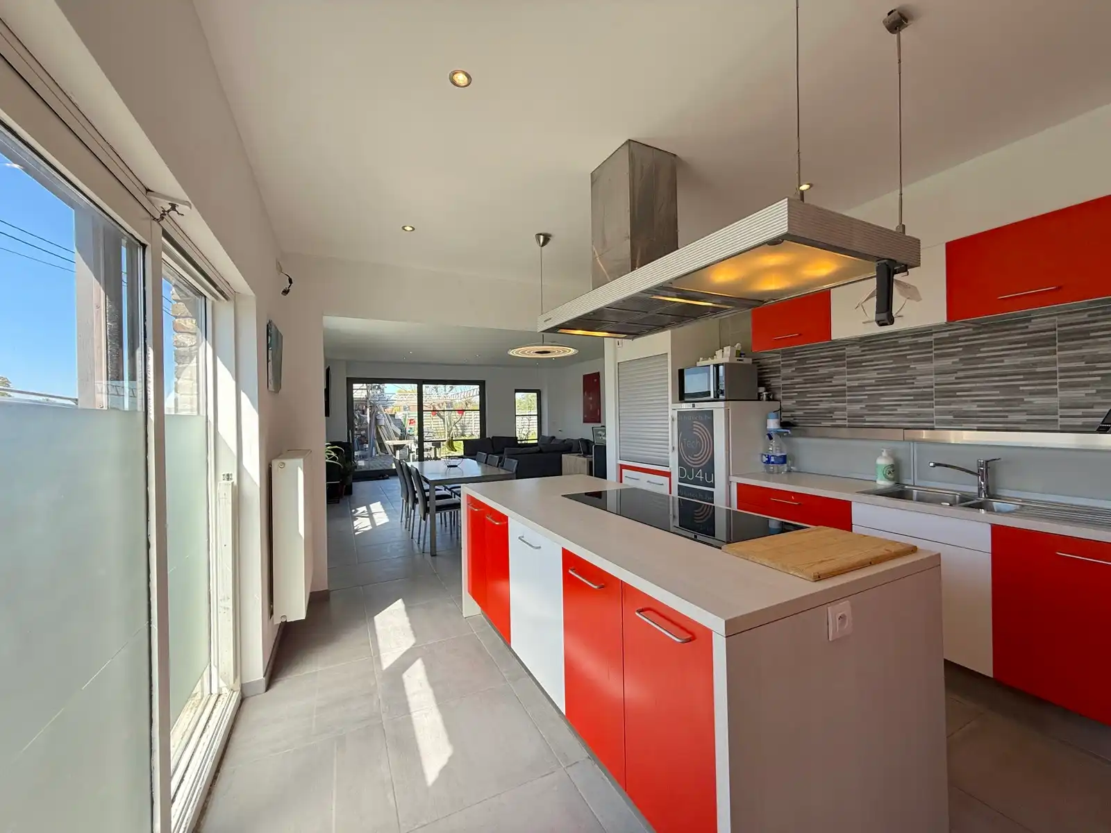 Landelijk gelegen woning met 4/5 slpks, zwembad en tuin foto 6