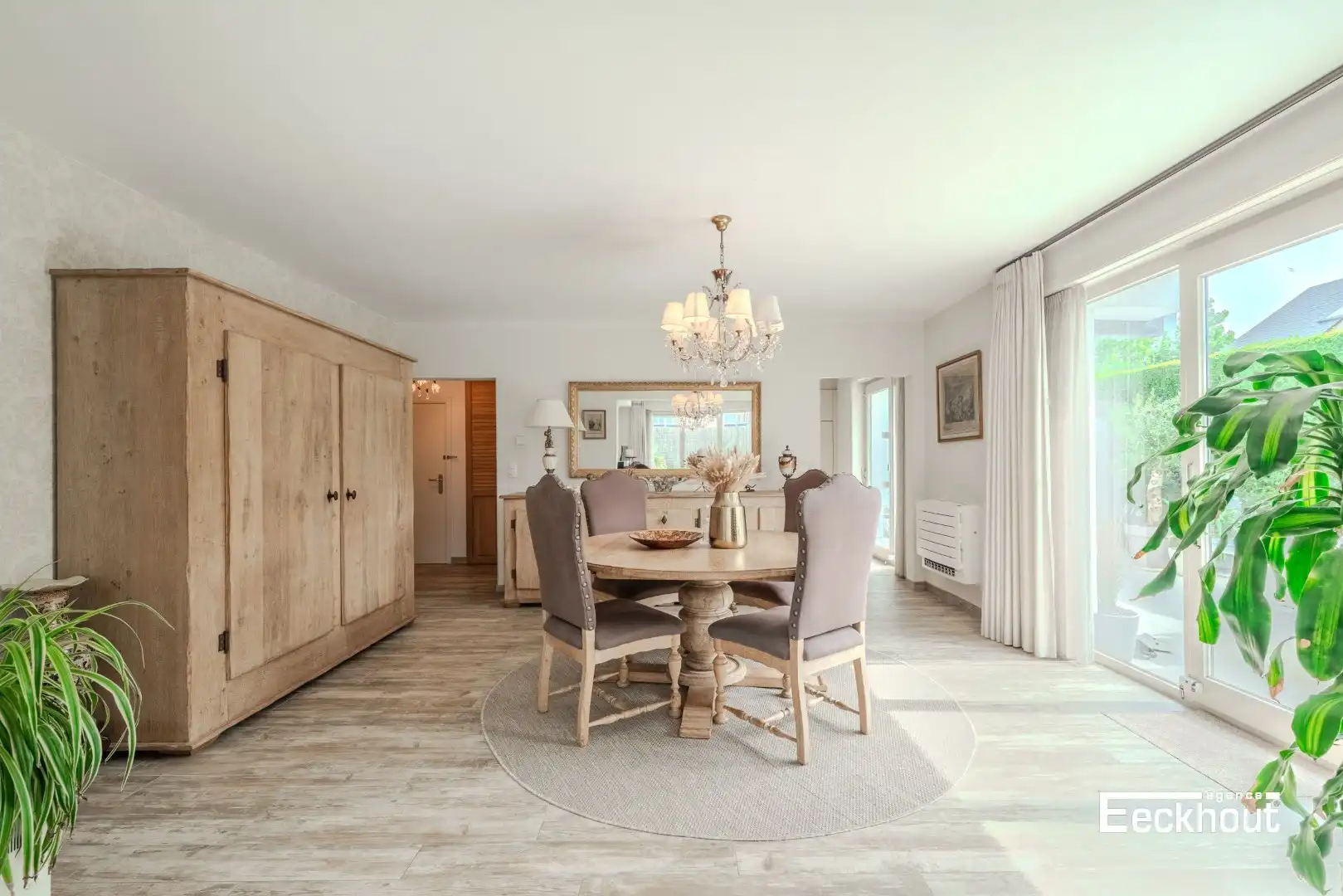 Gerenoveerd appartement met uitzonderlijk groot terras! foto 4