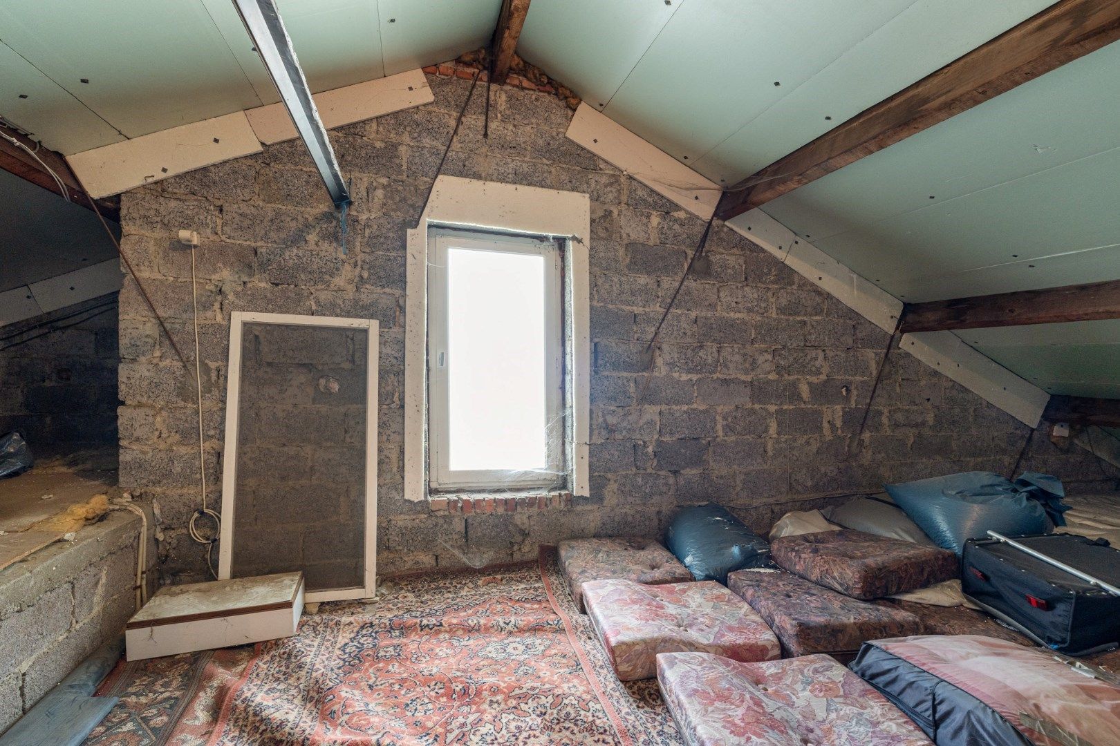 IN OPTIE - Verzorgde vrijstaande woning met mooie tuin op 11a 58ca, op enkele minuutjes van het centrum  foto 19