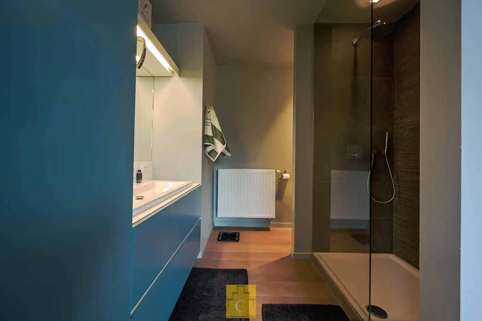 Een woning waar karakter en hedendaagse architectuur elkaar perfect aanvullen. foto 25