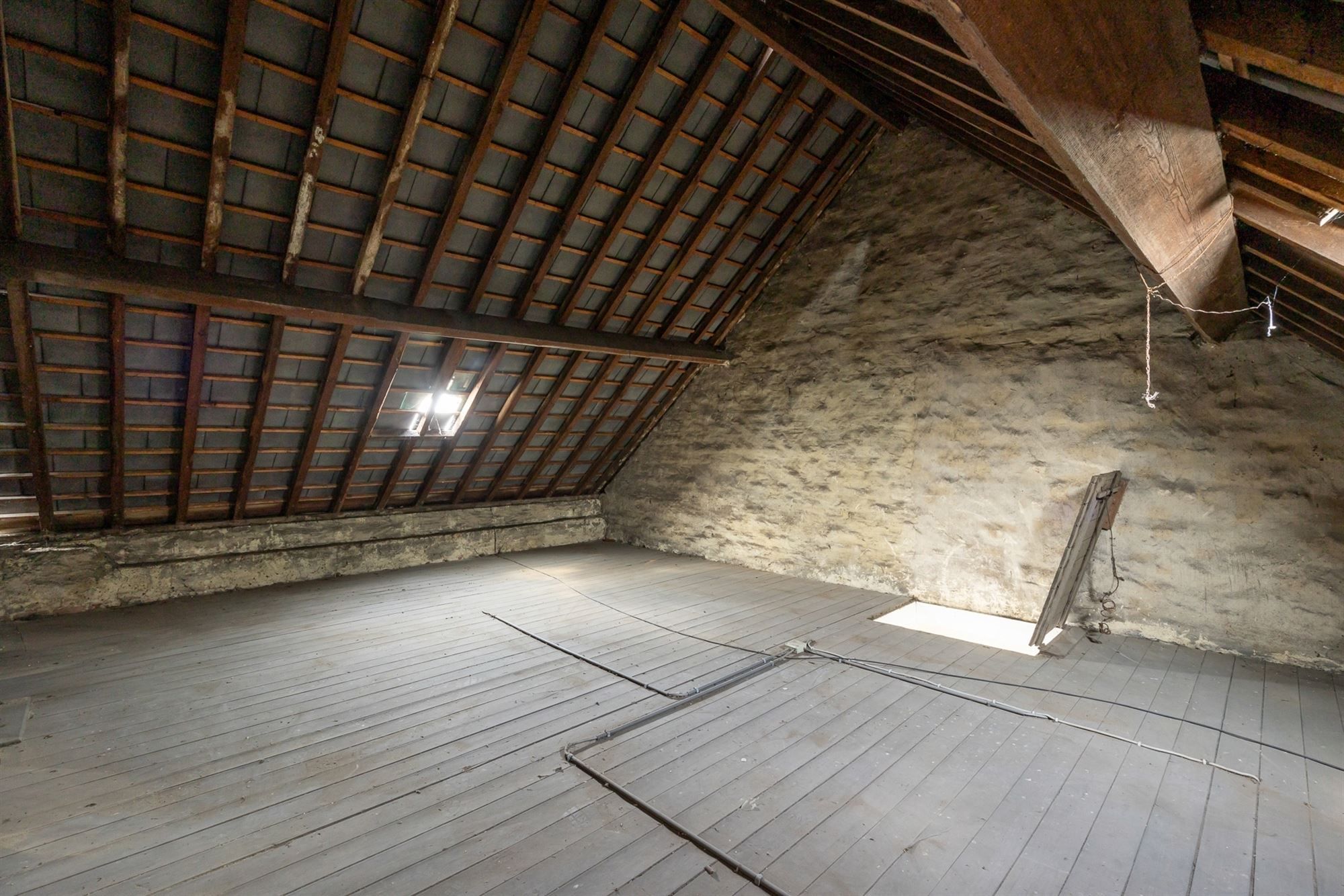 Gunstig gelegen renovatiewoning met 2 tot 4 slaapkamers foto 11