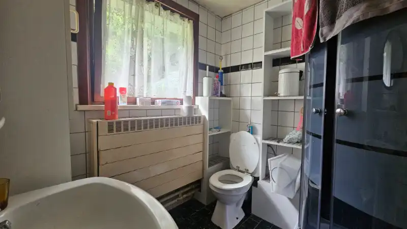 Gelijkvloers landhuis van 89m² op een perceel van 7a89ca foto 9