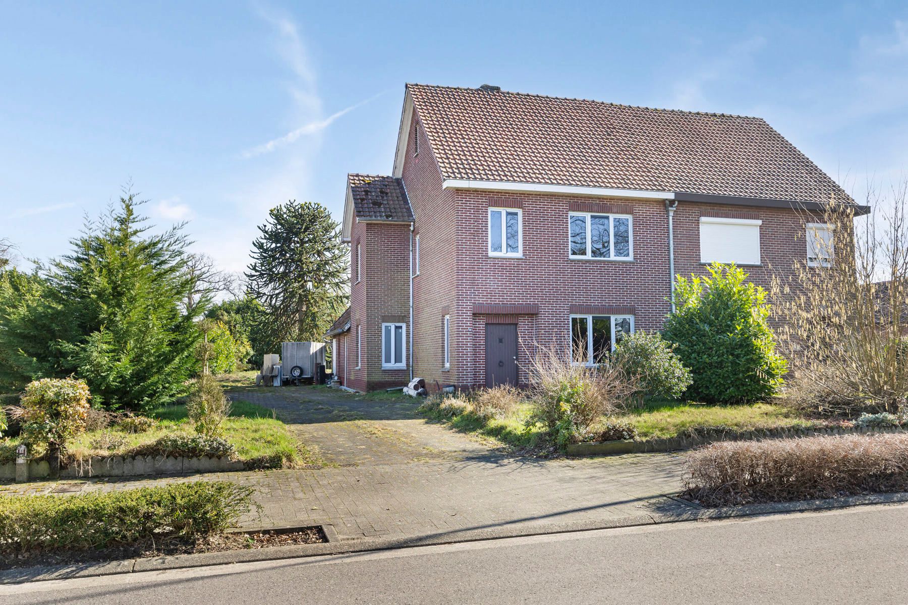 Hoofdfoto van de publicatie: Haflvrijstaande woning
