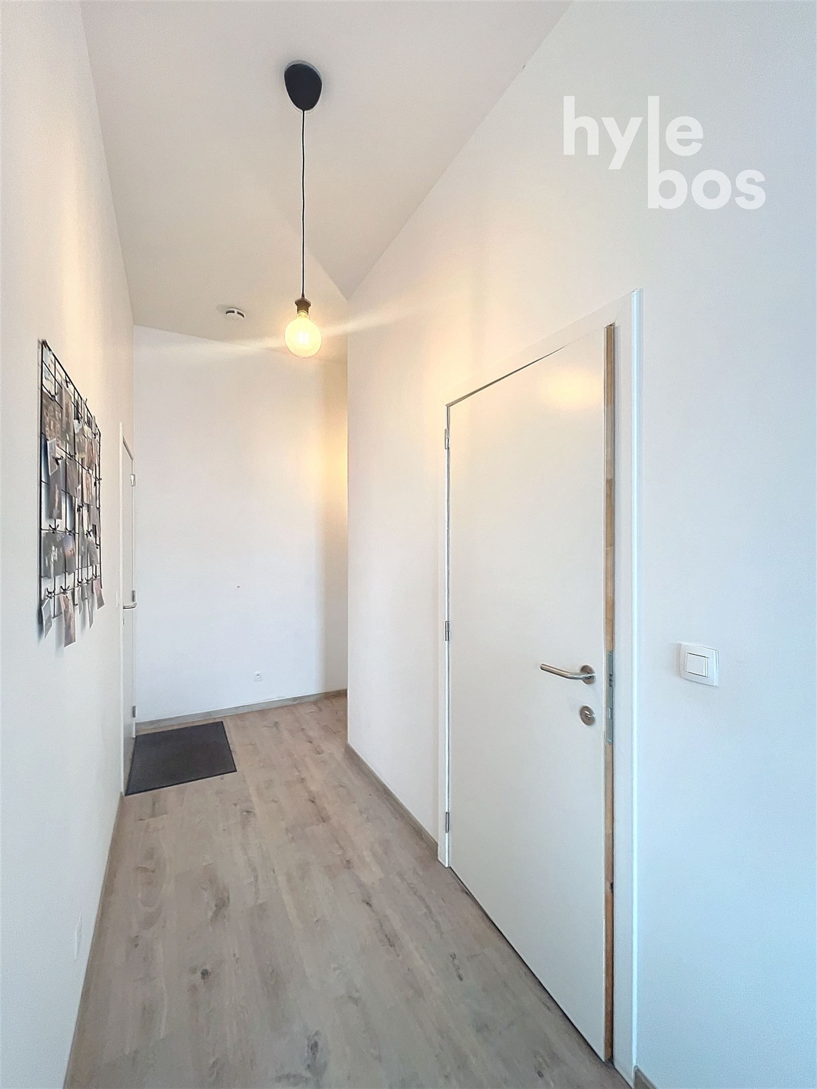 Instapklaar 2 slaapkamer appartement met ruim terras foto 8