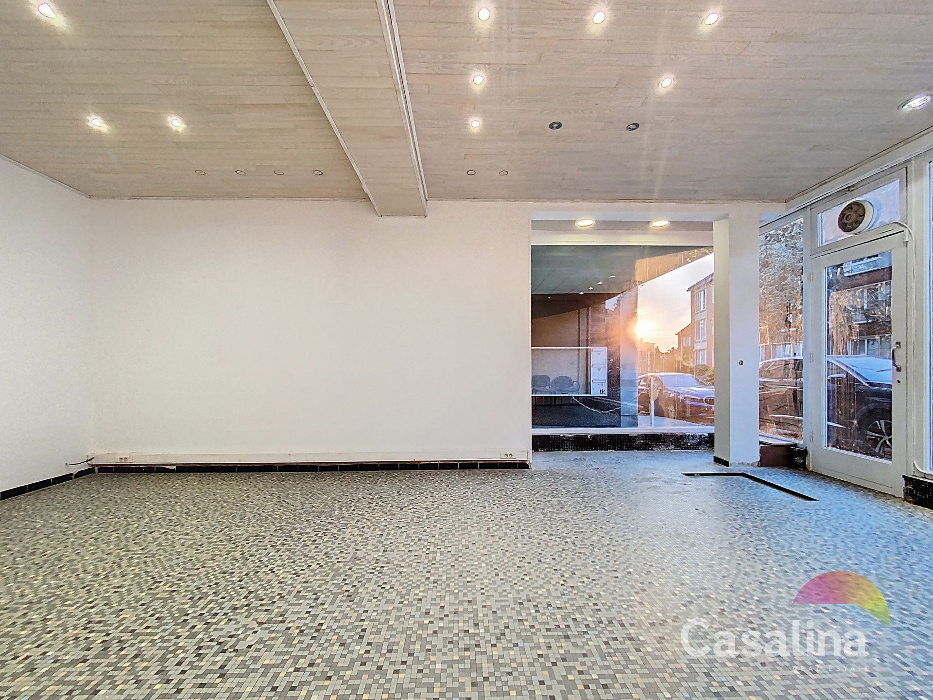 Commerciële ruimte van 104 m² - ideaal gelegen foto 4