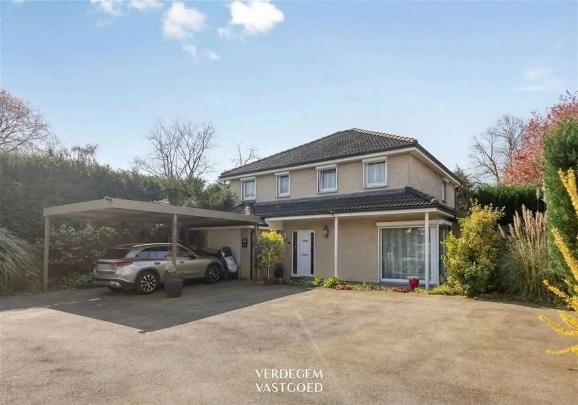 Knappe gezinswoning met 3 slaapkamers, zonnige tuin en achterliggende weilanden foto 5
