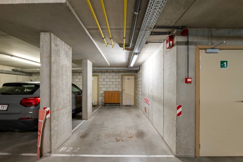 KNAP APPARTEMENT MET 1 SLAAPKAMER EN STAANPLAATS IN SINT-TRUIDEN foto 23
