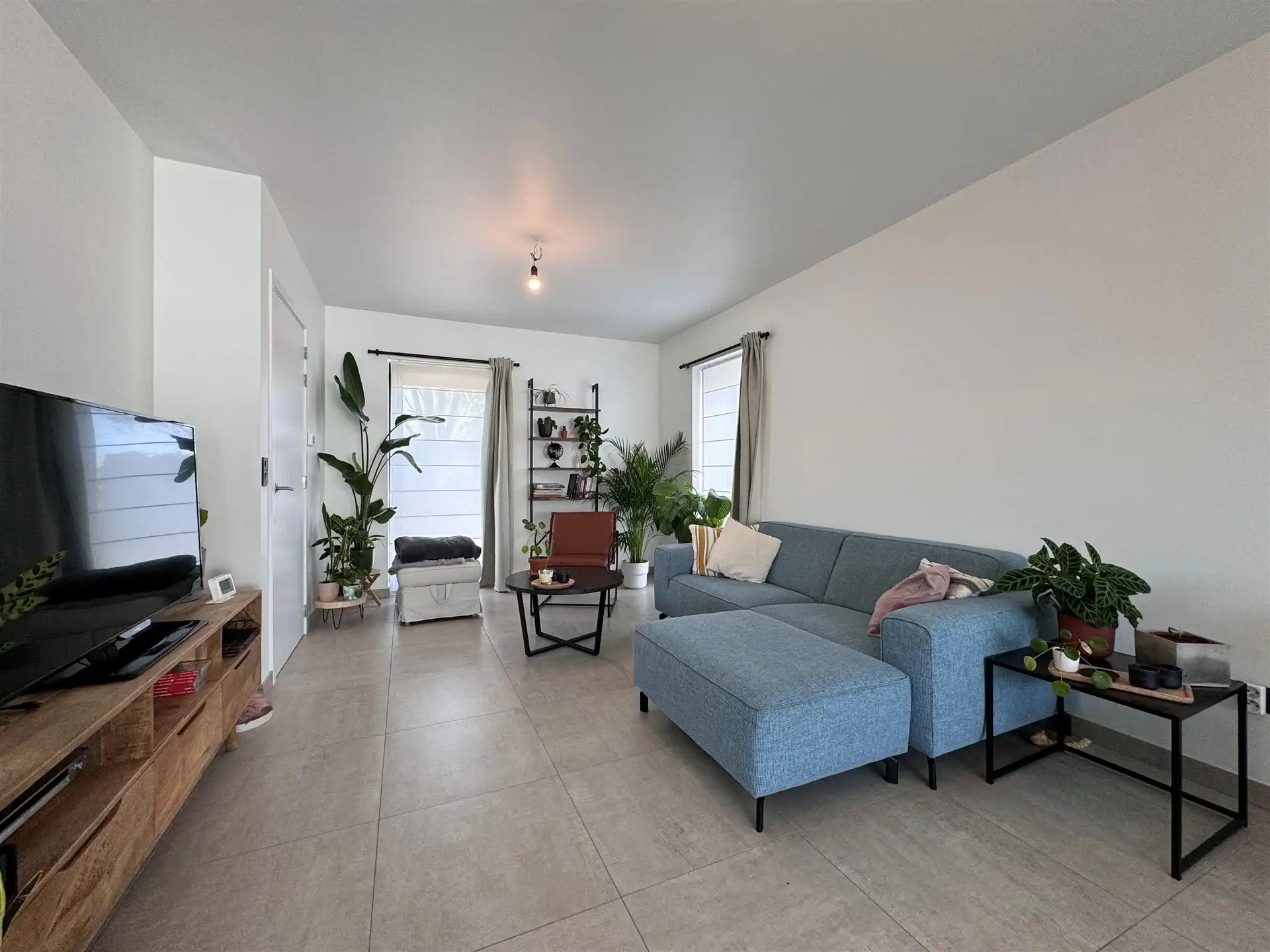 Moderne energiezuinige 3 slaapkamer woning met tuin en staanplaats. foto 3