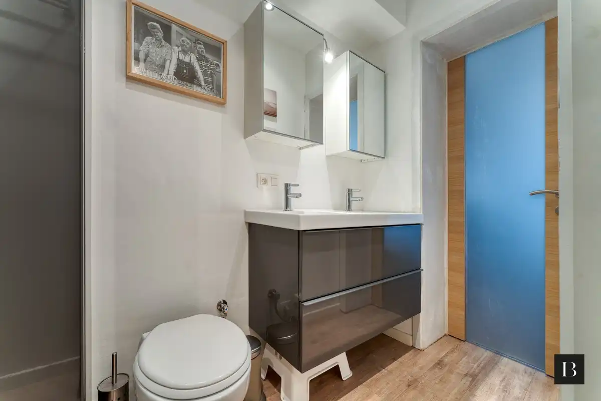 Instapklaar, totaal vernieuwd appartement met zijdelings zee- en havenzicht in Blankenberge foto 6