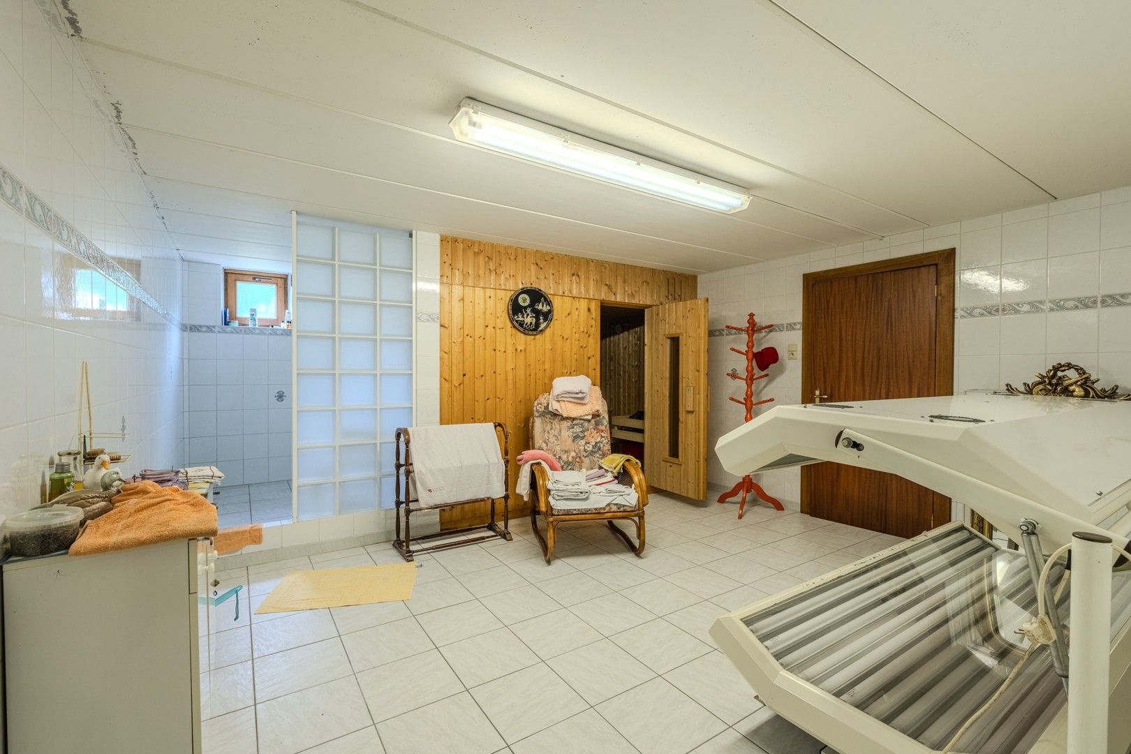 Ruime villa met mooie tuin foto 26