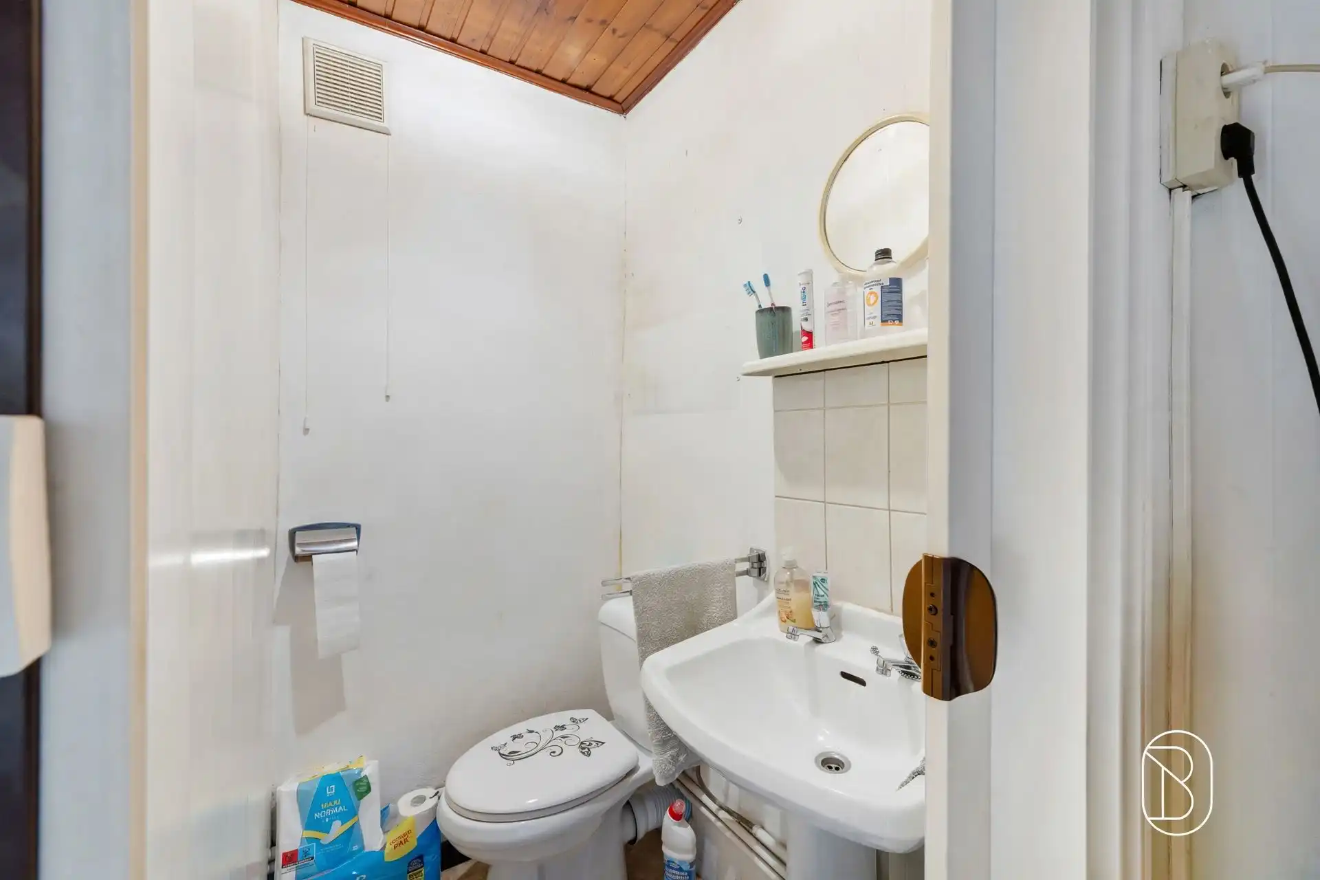 Leuk appartementje met extra potentieel! foto 9