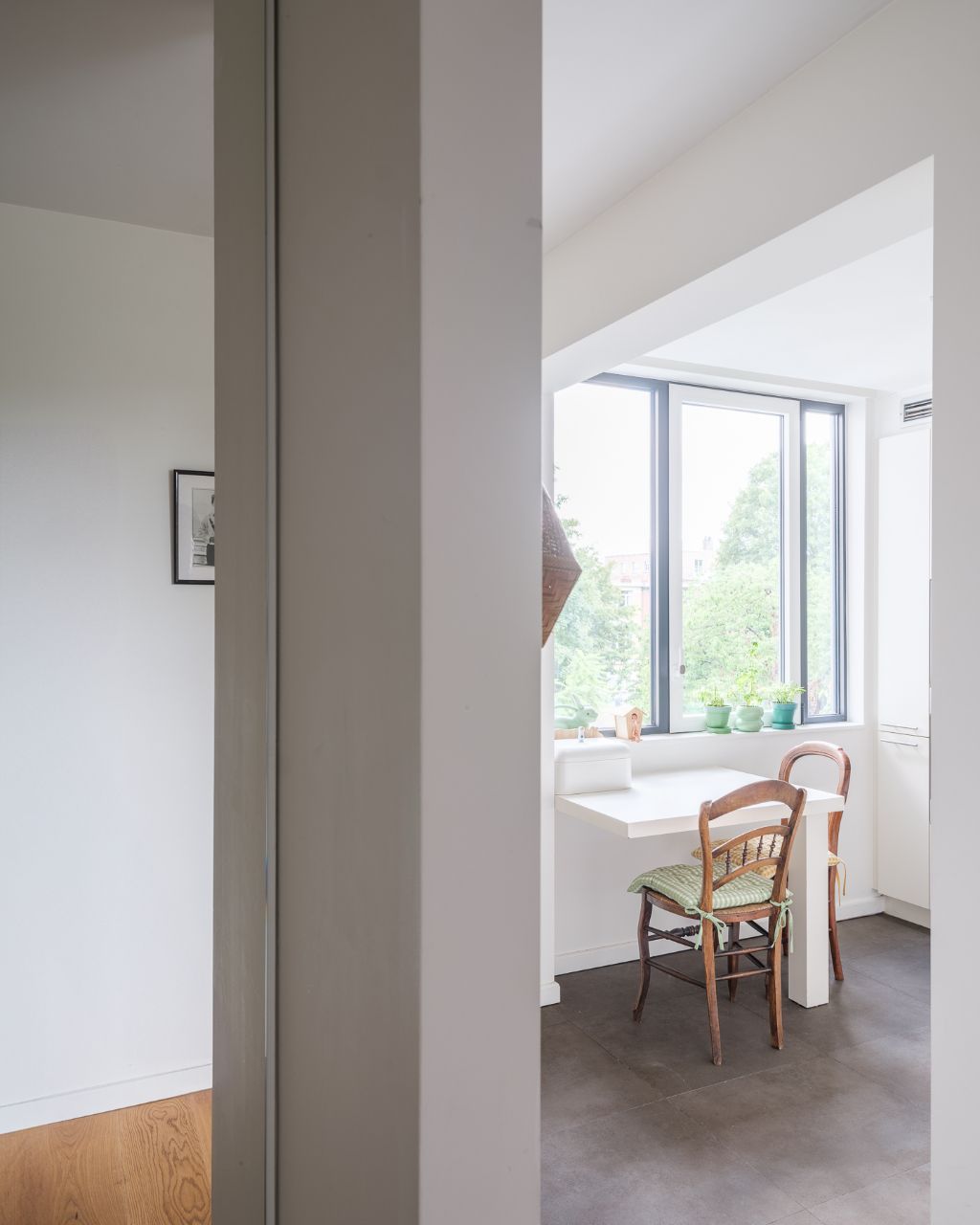 Omgeving Sint-Pietersstation. Ruim 2 slaapkamer appartement met aangenaam terras en zicht op groen, zowel aan de voor- als achterzijde foto 9
