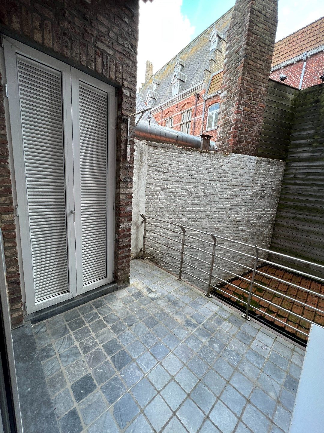 GEZELLIG APPARTEMENT MET 2 SLAAPKAMERS IN CENTRUM IEPER foto 8