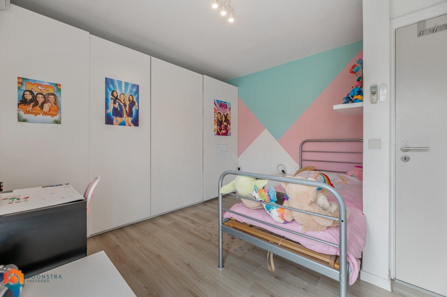 Gelijkvloerse woning met 3 slpkrs, ruime tuin en zwembad foto 19