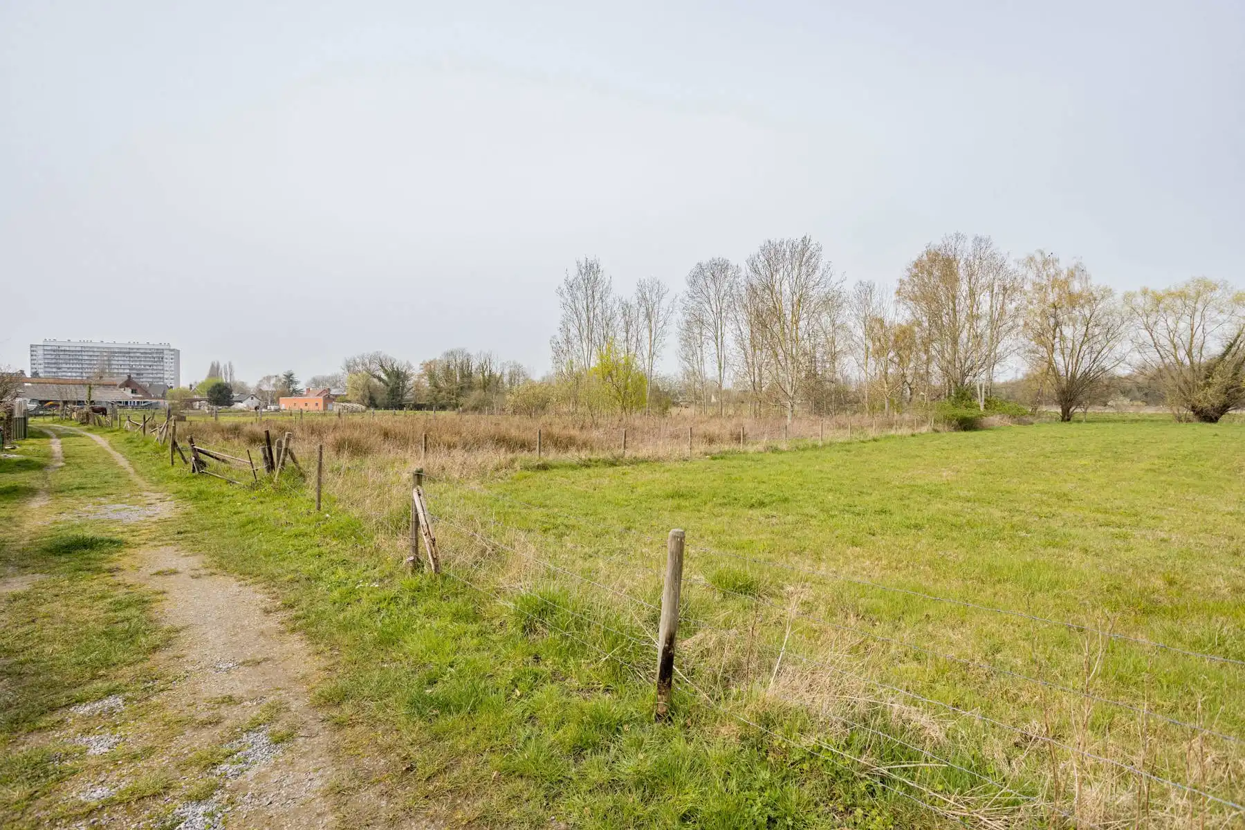 Leuke op te frissen woning aan de stadsrand! foto 26
