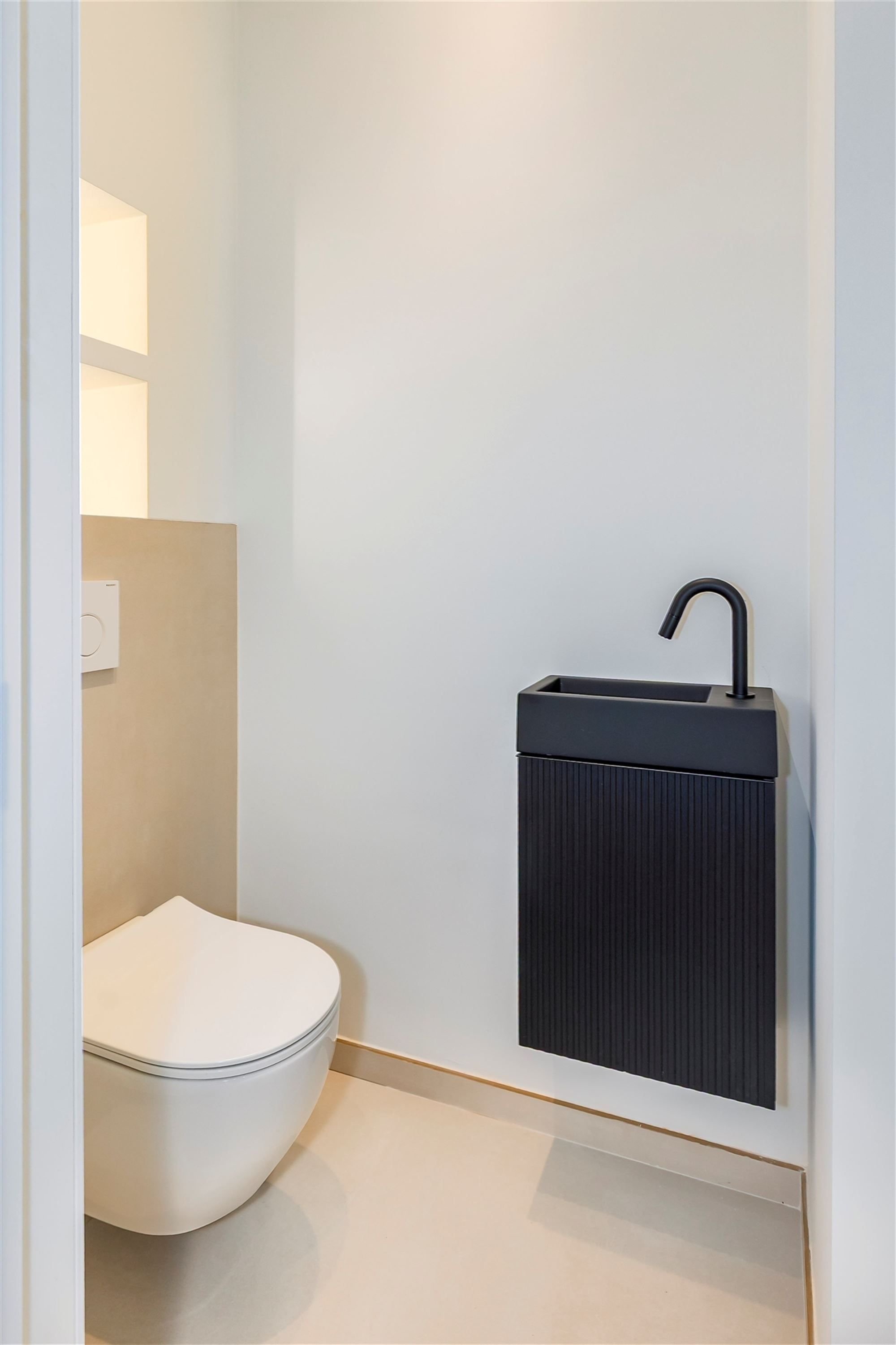 Super-de-luxe gerenoveerd appartement te Mortsel - 2 slk + zuidterras foto 14