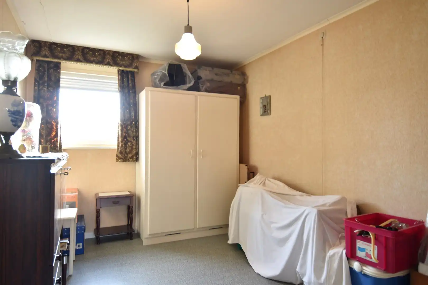 Gezellige woning met 3 slaapkamers, zonnige tuin en 2 garages te koop in Gullegem foto 10