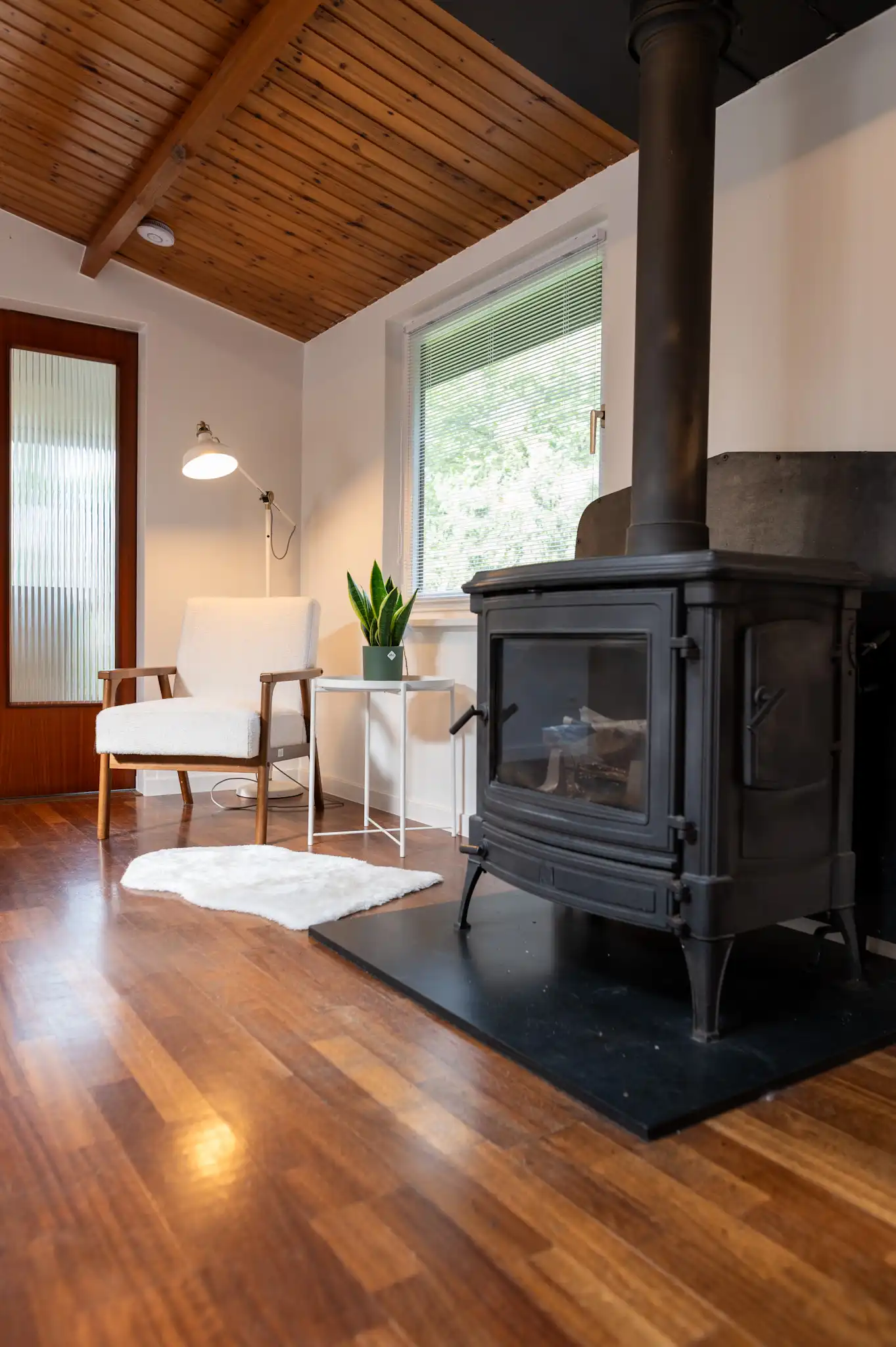 Vernieuwde chalet in het groen - domicilie mogelijk! foto 4