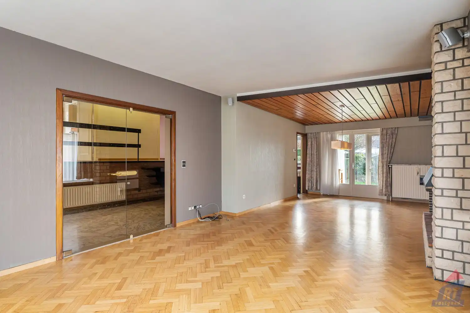 Charmante open bebouwing met 4 slaapkamers en zonnige tuin in het gezellige Velm foto 4