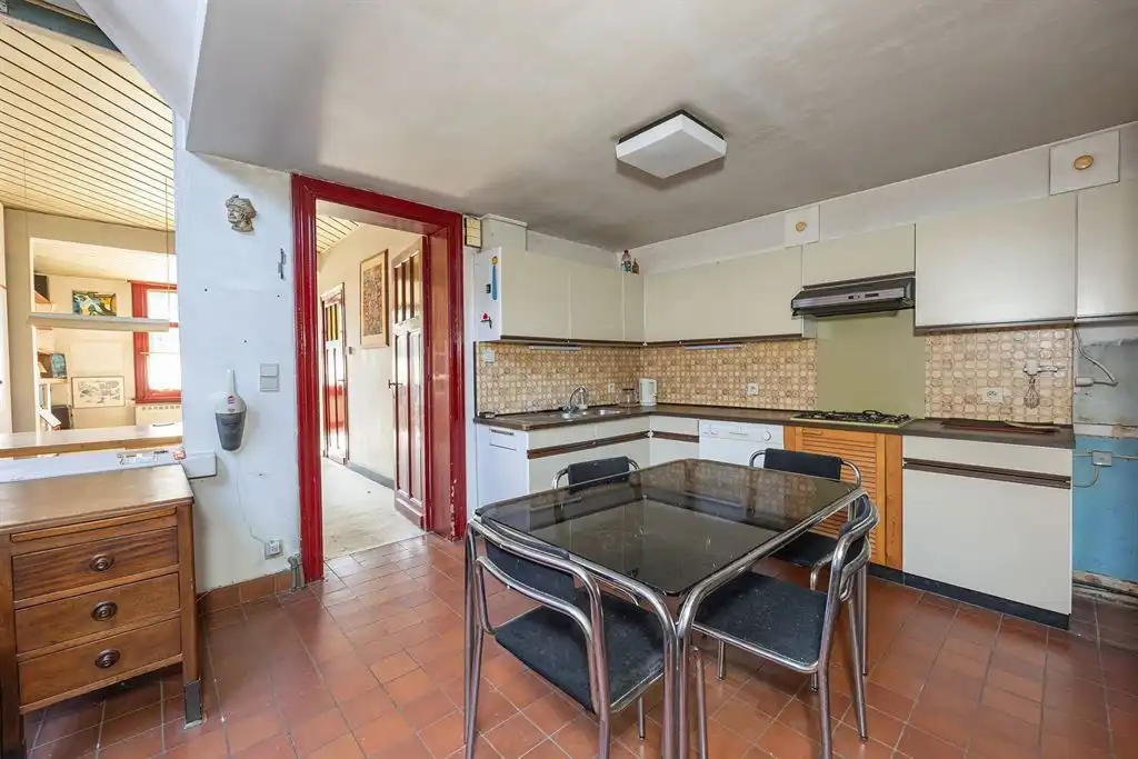 Te renoveren dorpswoning in doodlopende straat foto 6